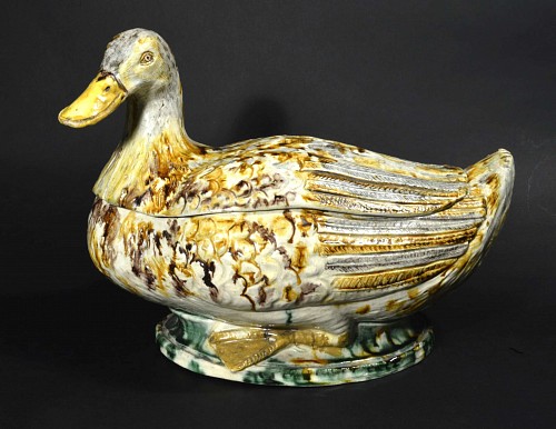 Antique Portuguese Pottery Life-sized Duck Tureen, Royal China Works, Real Fabrica da Louca Factory in Lisbon, (Rato Factory- Fabrica do Rato),
Late 18th-Early 19th century. SOLD •
