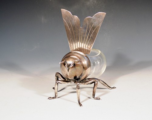 Mappin & Webb Honeypot in The form of A Bee, Circa 1910. SOLD •
