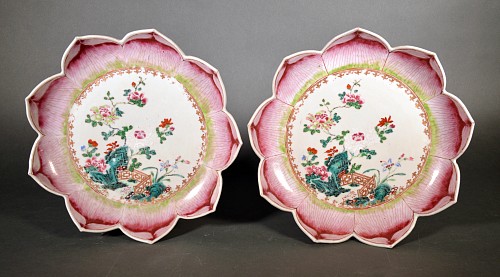 Chinese Export Porcelain 18th Century Chinese Export Porcelain Lotus Leaf-Shaped Pair of Dishes, 1745-65 SOLD •