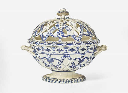 Inventory: Pearlware Wedgwood Creamware Orange or Chestnut Basket & Cover, 1790 $2,500