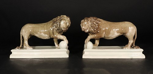 British Pottery English Pottery Lead-glazed Earthenware Pottery Medici Lions, Staffordshire, 1785 SOLD •