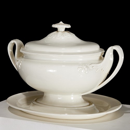 Creamware Pottery 18th-century Wedgwood Creamware Tureen, Cover & Stand, 1800 $3,500
