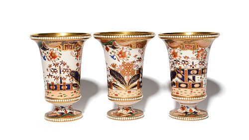Spode Factory Regency Period Spode Porcelain Garniture of Vases in Pattern Number 967, 1810 SOLD •
