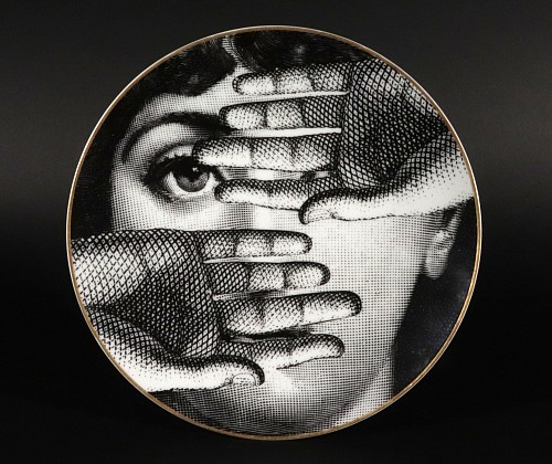 Piero Fornasetti Rosenthal Piero Fornasetti Themes & Variation Plate- The Necklace, Motiv 16, 1980s $785