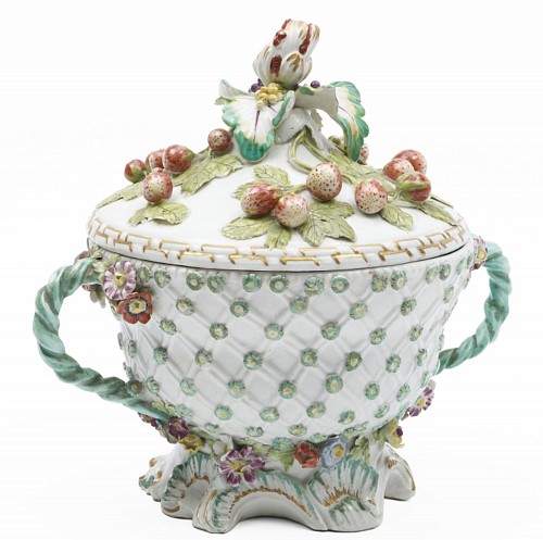 Derby Factory 18th-century Derby Porcelain Footed Strawberry Tureen and Cover, 1760 $3,800