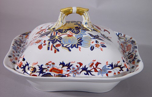 Spode Factory Spode New Stone China Eighty-Four Piece Dinner Service, Pattern 3504, Circa 1820 $17,000
